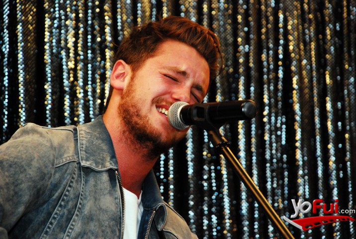 Fotografía en Concierto privado de Bastian Baker en Grand Hyatt Santiago, Salón Aysén, Grand Hyatt Santiago