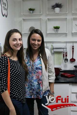 Angela Olivares, Ivonne Domínguez