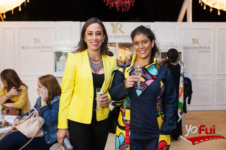 Carola González, Katharine Goth