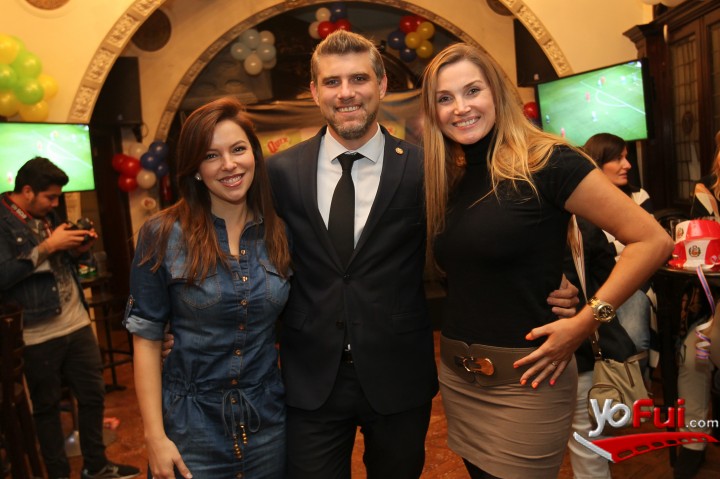 Kathy Bodis, Manuel de Tezanos, Gisella Bargar
