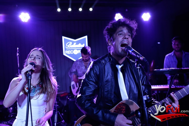 YoFui.com Tocata de Juanita Ringeling y Matías Oviedo junto a su banda Julio Pino, Casa Ballantine's Records (5848)