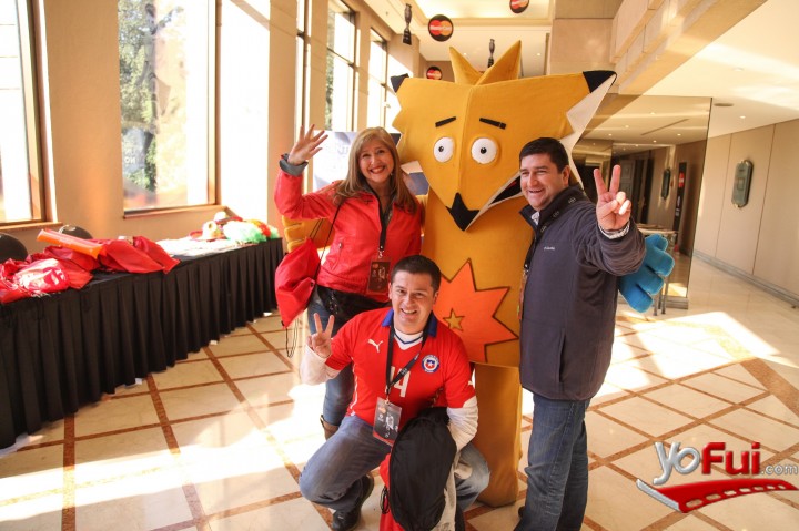 Zincha junto a asistentes del evento