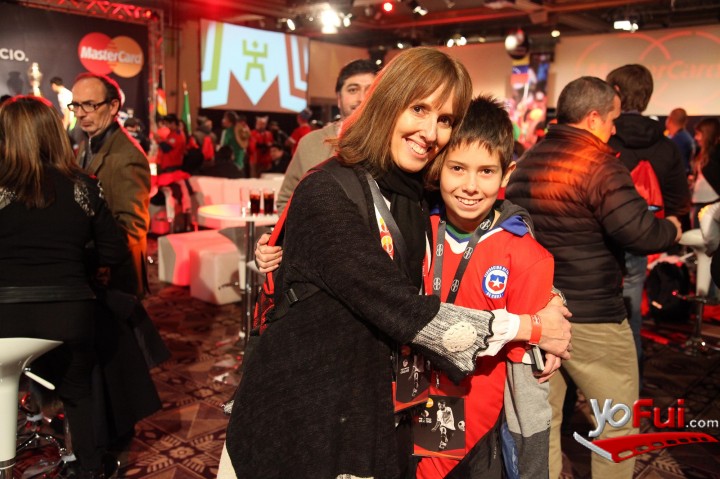 Patricia Merino junto a su hijo