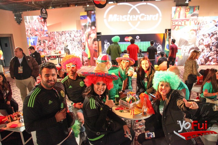 Un grupo de mexicanos disfrutan del encuentro