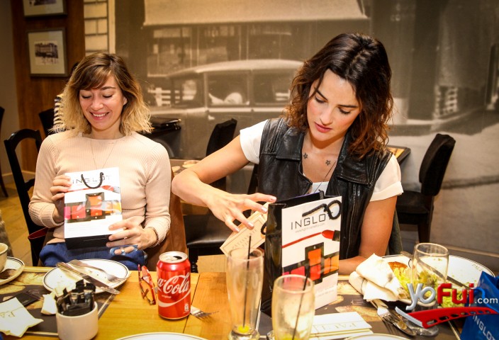 Camila Santa Ana, Renata Ruiz