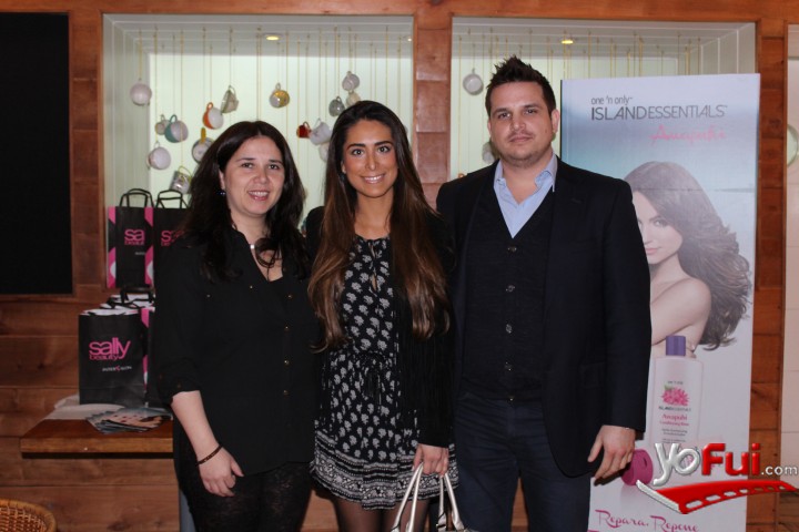 Milenka Azagra, Coca Oyarce, Chris Jhonson