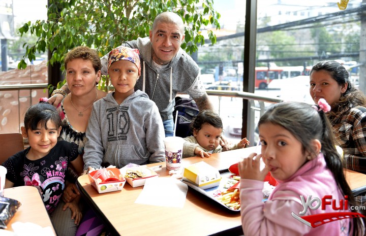 17-	DJ Méndez y niños de la Fundación para la Infancia Ronald McDonald