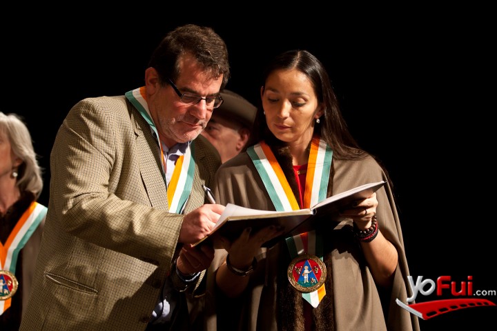 Firma el Libro de Oro Andres Ilabaca