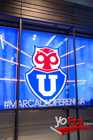 Fotografía en Universidad de Chile presento nueva camiseta 2016, Tienda adidas Homecourt