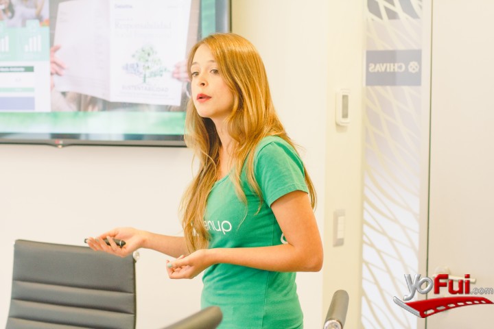 Javiera Luongo en medio del pitch