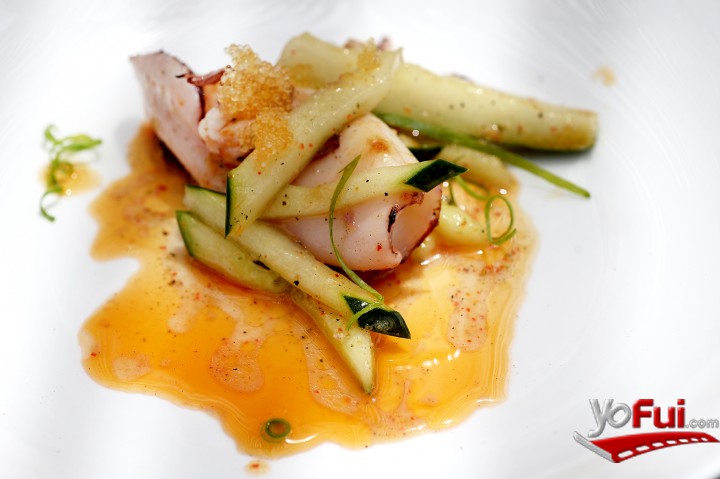 Ensalada tibia de pepino y chiporones