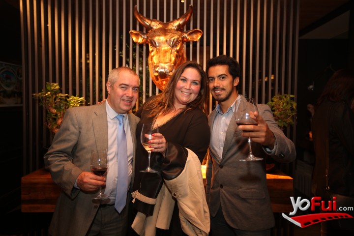 Ivan Avila, Paulina DiCola, Jorge González