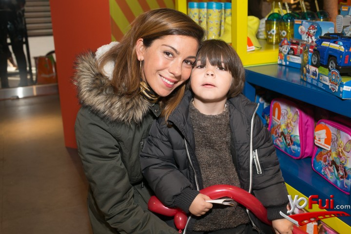 Consuelo Echenique, Tomás Valdivia