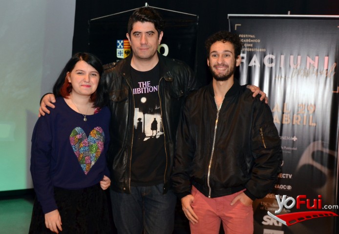 Lucio Rojas (junto a estudiantes universitarios)