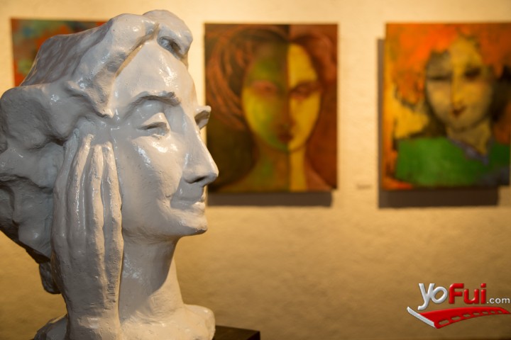 Fotografía en Inauguración “De Regreso a la Cumbre” de Marcela Mendy, Casas de Lo Matta