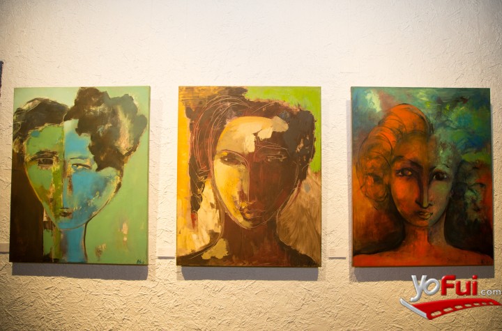 Fotografía en Inauguración “De Regreso a la Cumbre” de Marcela Mendy, Casas de Lo Matta