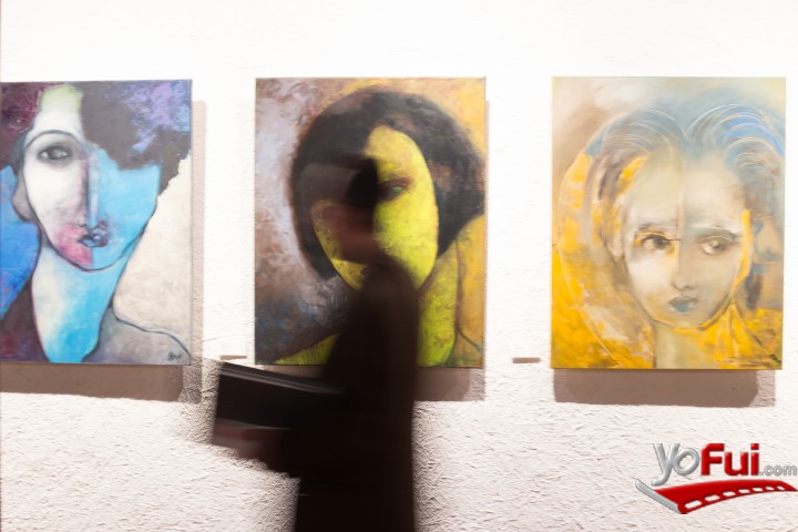 Fotografía en Inauguración “De Regreso a la Cumbre” de Marcela Mendy, Casas de Lo Matta