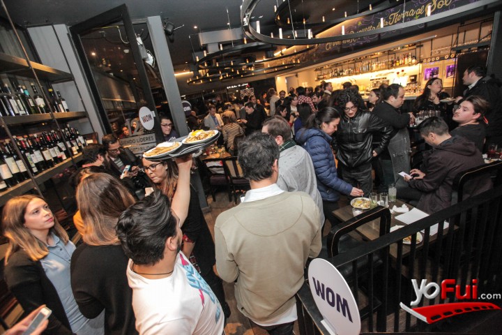 Fotografía en WOM Chile  12 meses consecutivos liderando en portabilidad, Barrica 94, Patio Bellavista