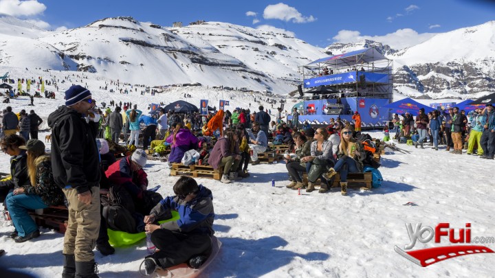 Asado y conversación en plena montaña