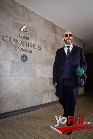 Fred Redondo:  Look 4 Traje El Ganso, Guantes : Zarra , Gafas bulberrys de Optica Bahia