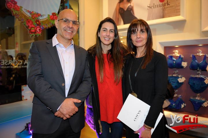 Alex James, Rosario Mena, Pamela James