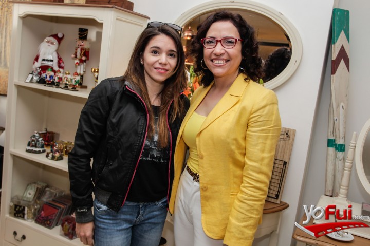 Simona Castro, Carolina Mena