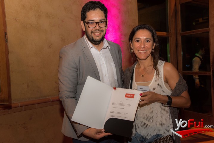 Jorge Coloma, Claudia Urbina Cantarero, Ganadora Suscripción  América Economía