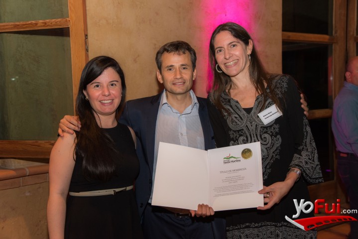 María José Cespedes, Rolando Devia Aldunate, Rebeca Undurraga Marimón, ganadora Membresía Anual HSM