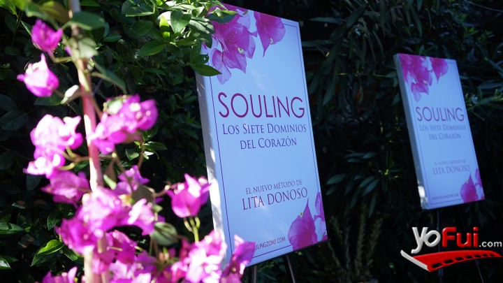 Fotografía en lanzamiento del libro SOULING, Cafe Rita Roux