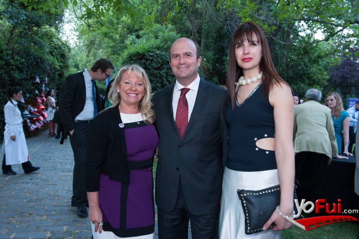 Jackie Hasard, Sebastián Vicuña, Andrea Berríos