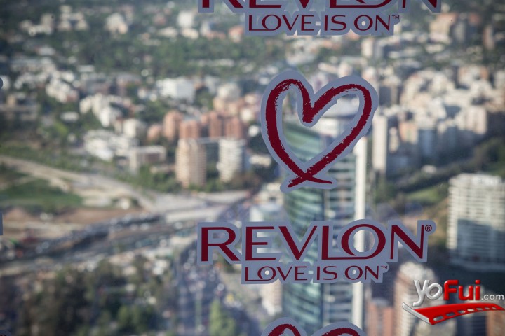 Fotografía en Revlon relanza la marca en Chile bajo el concepto “LOVE IS ON“, Sky Costanera