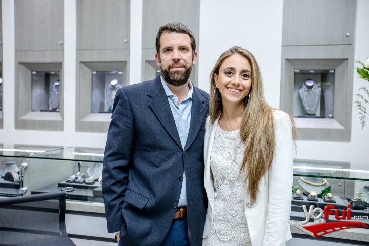 Alejandro Casasola, Macarena Mery