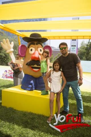 Daniel Valenzuela y sus hijas Alondra y Eloisa