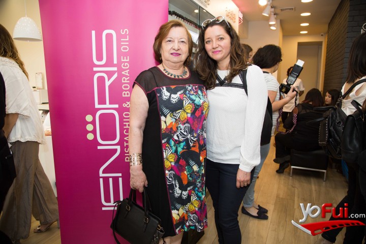 Marina Meneses Weber, Julia Salas