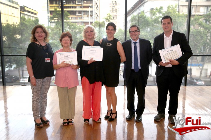 Ganador y menciones honrosas de categoría Ensayos, junto al jurado