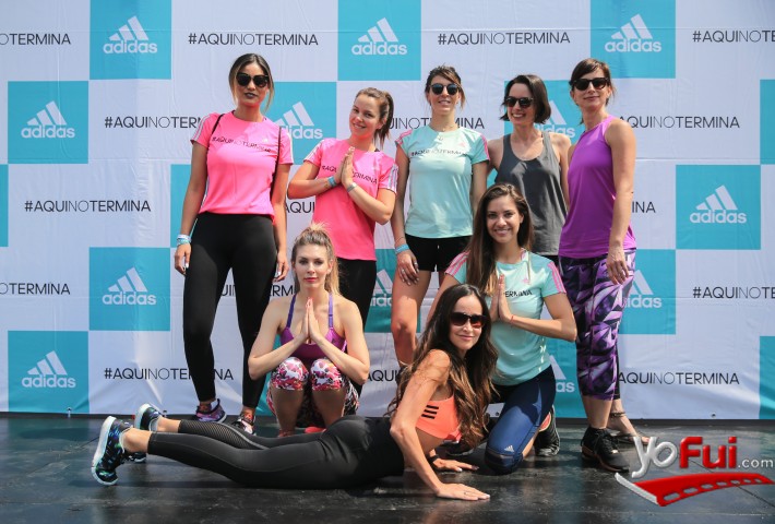Fotografía en María José Prieto y adidas Women en clase de Yoga para más de 1.500 mujeres, Calles de Santiago