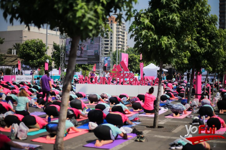Fotografía en María José Prieto y adidas Women en clase de Yoga para más de 1.500 mujeres, Calles de Santiago