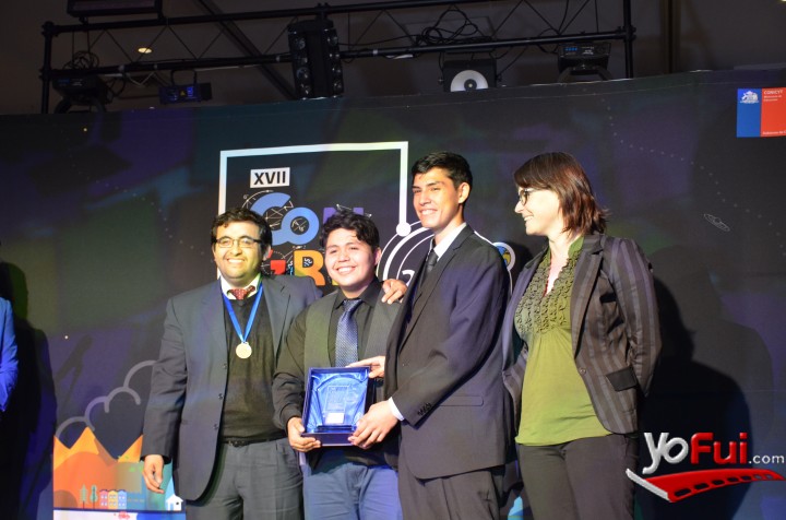 Fernando Vargas, Eric Mansilla, ambos ganadores mejor stand Enseñanaza Media
