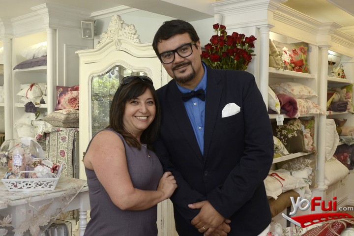 César Soto, Ana María González