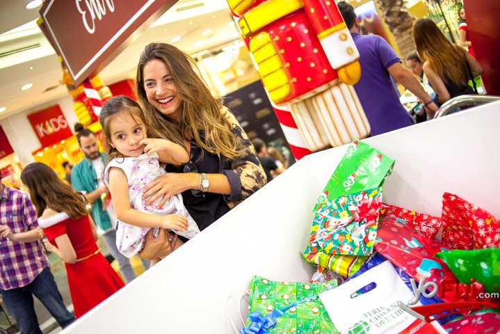 Fotografía en Navidad de Cuentos y Solidaria Mall Alto Las Condes, Mall Alto Las Condes