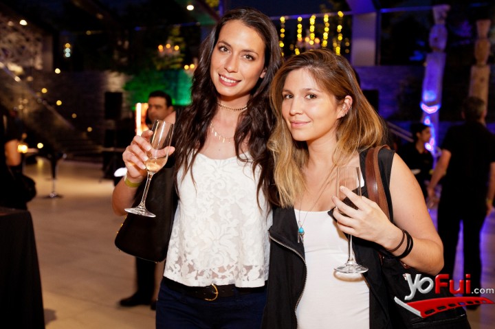 Joanna Ferrari, Fernanda Flores