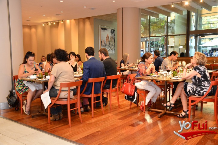 Fotografía en Reinauguración Café Med de Santiago Marriott Hotel, Restaurant Café Med