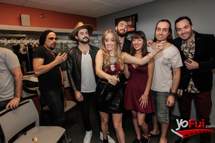 Consuelo Schuster y su banda