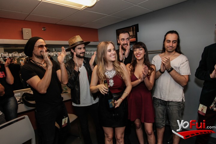 Consuelo Schuster y su banda