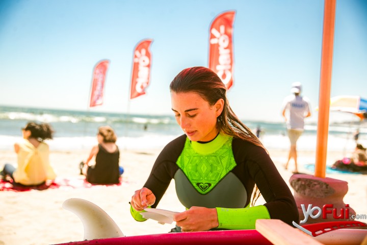 Fotografía en Claro Verano e Isidora Ureta realizaron una clínica de Surf en playa La Boca, Playa La Boca