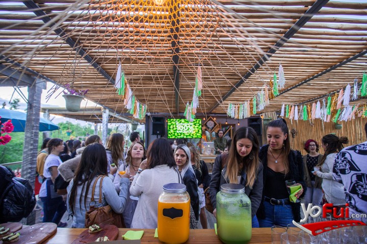 Fotografía en Llega a chile la primera mañana party, Restaurant Varanasi