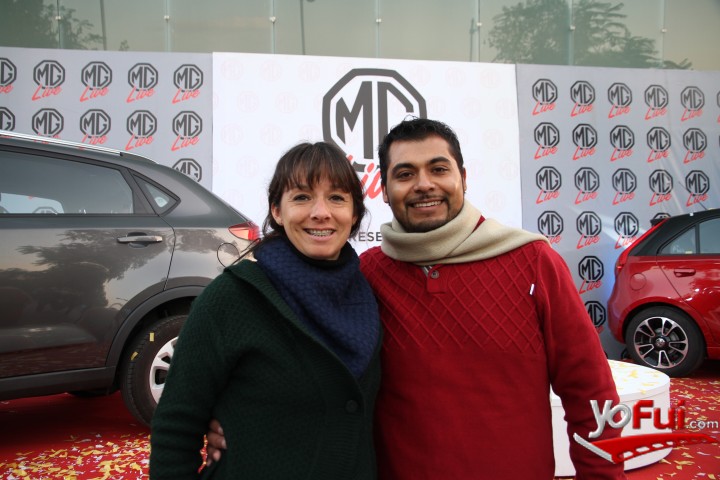 Silvia Chellew, Rodrigo Sanhueza