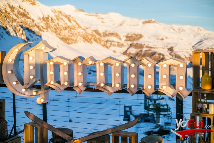 Fotografía en Primer día de la temporada de nieve en Farellones by Cerveza Corona, Restorán El Montañés