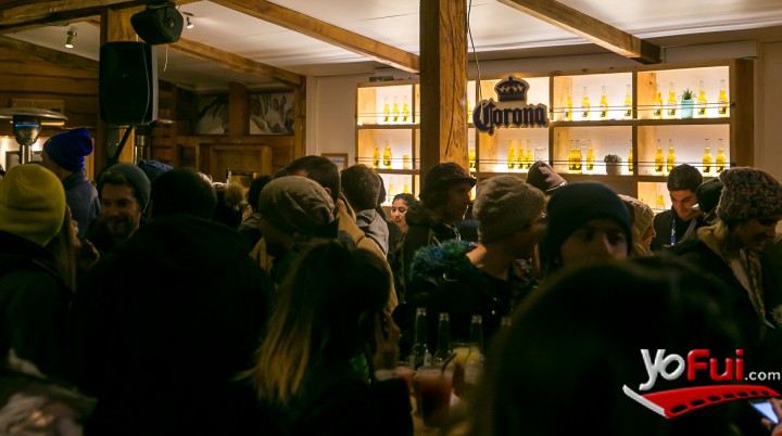 Fotografía en Primer día de la temporada de nieve en Farellones by Cerveza Corona, Restorán El Montañés