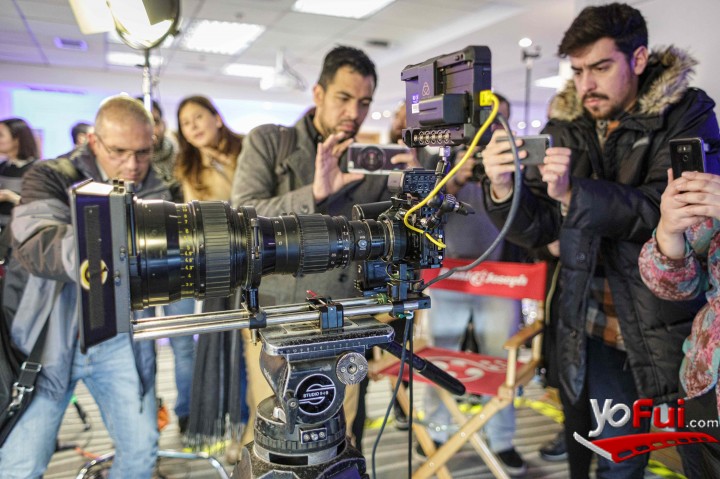 Periodistas admirando la nueva LUMIX GH5_lanzamiento Chile